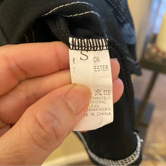 Women or teens Black Blue Face Print Graphic Tank Top Size Small - Picture 3 of 5